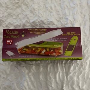 Vidalia Chop Wizard - Green and White